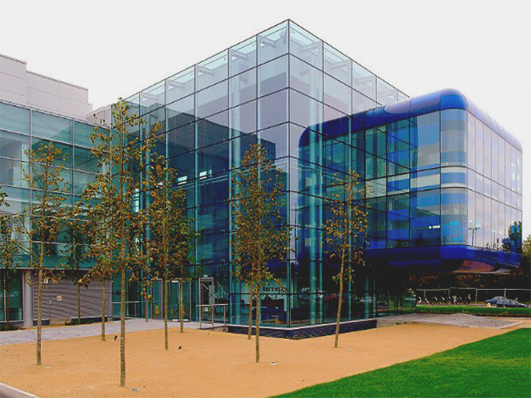 Image showing the outside of the Experian Nottingham offices Experian